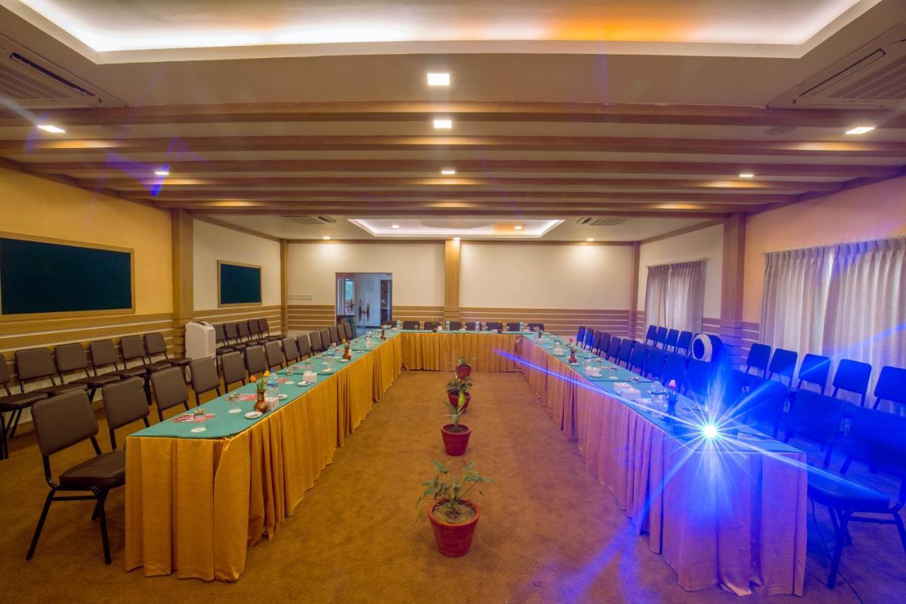Park Safari Resort Sauraha Εξωτερικό φωτογραφία