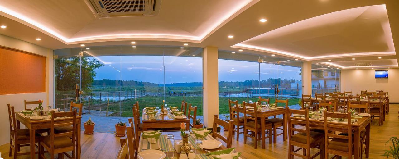 Park Safari Resort Sauraha Εξωτερικό φωτογραφία