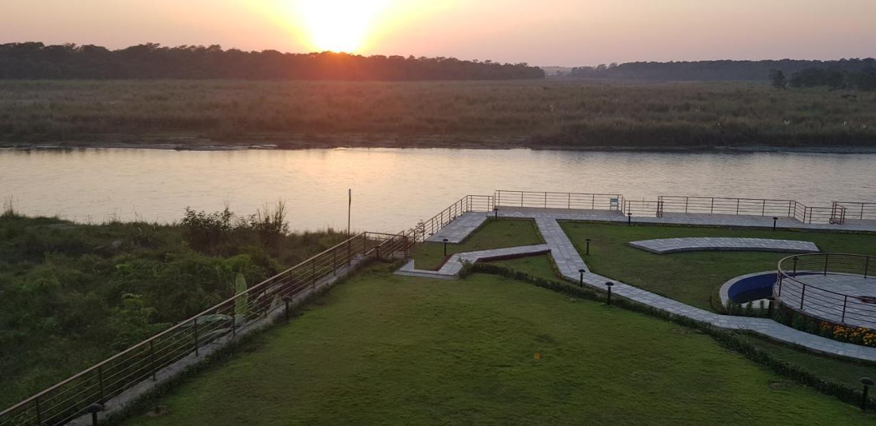 Park Safari Resort Sauraha Εξωτερικό φωτογραφία