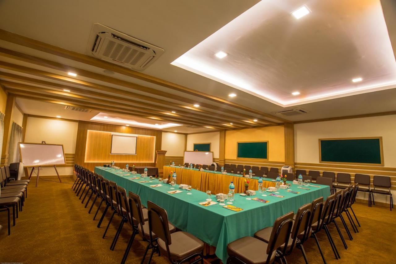 Park Safari Resort Sauraha Εξωτερικό φωτογραφία