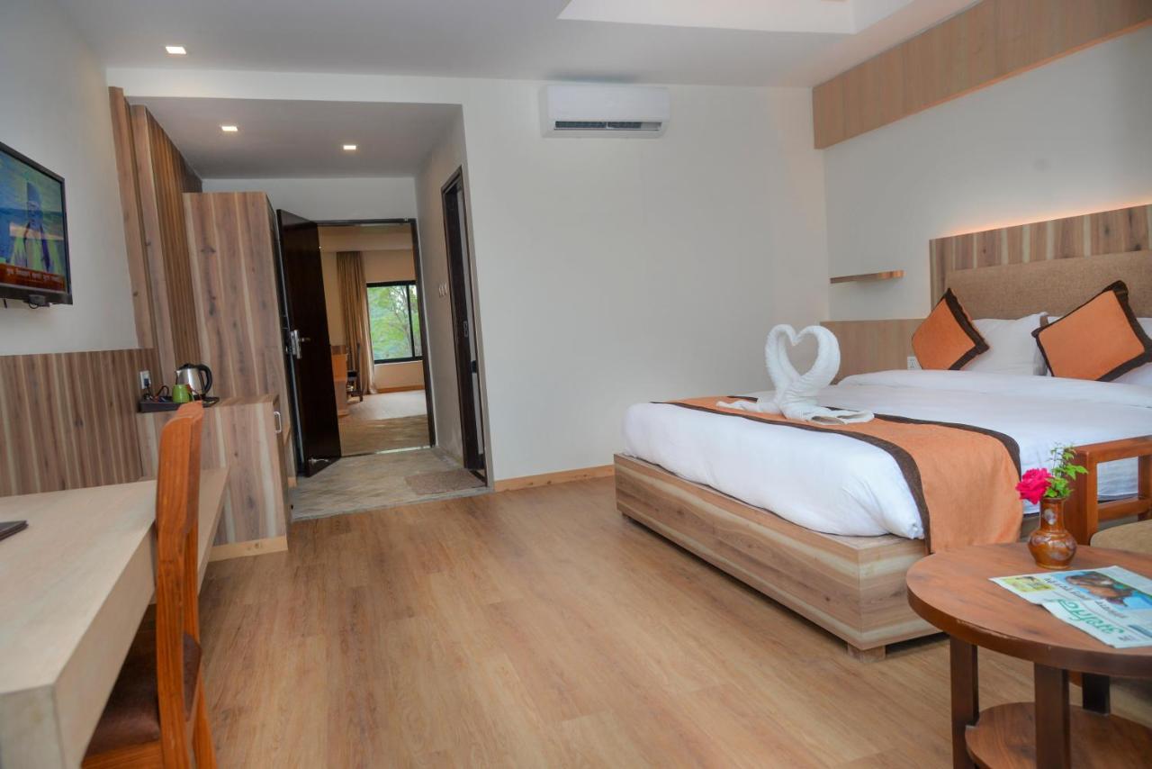 Park Safari Resort Sauraha Εξωτερικό φωτογραφία