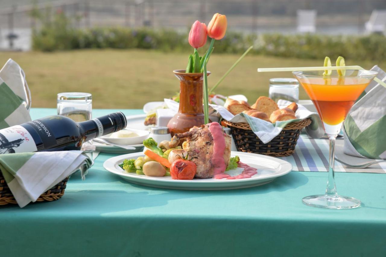 Park Safari Resort Sauraha Εξωτερικό φωτογραφία