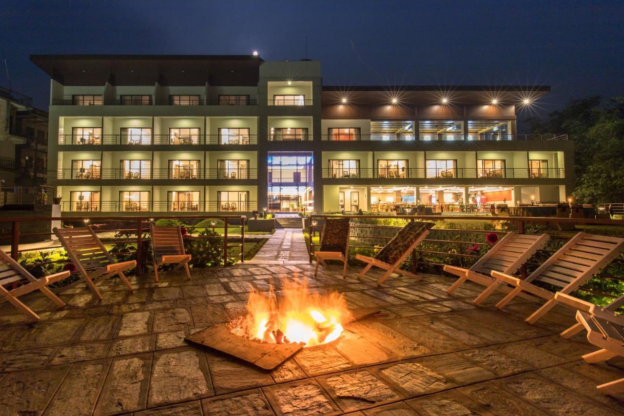 Park Safari Resort Sauraha Εξωτερικό φωτογραφία